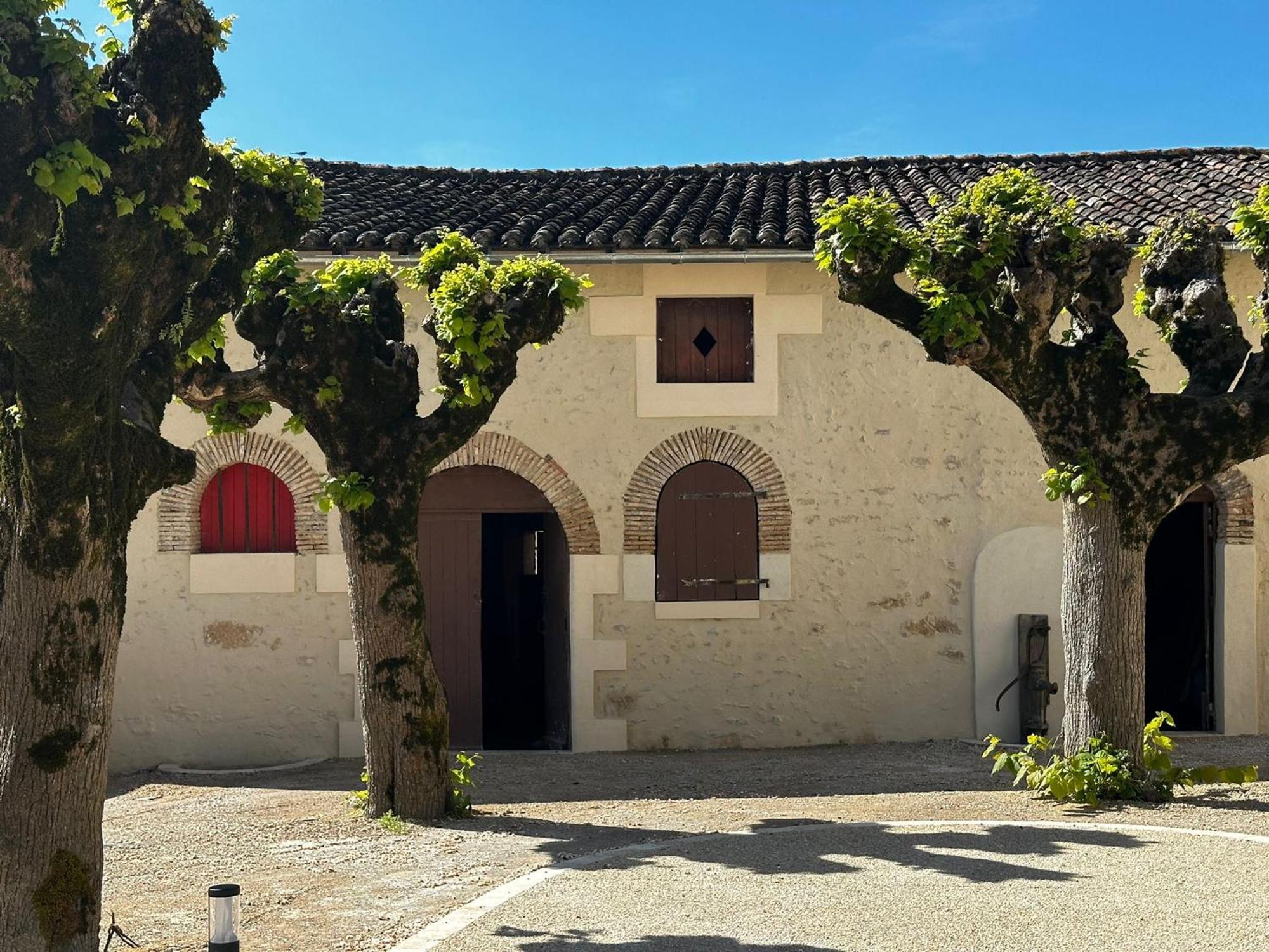 Hotel Domaine De L'Ecorcerie Fontaine-le-Comte Exterior foto